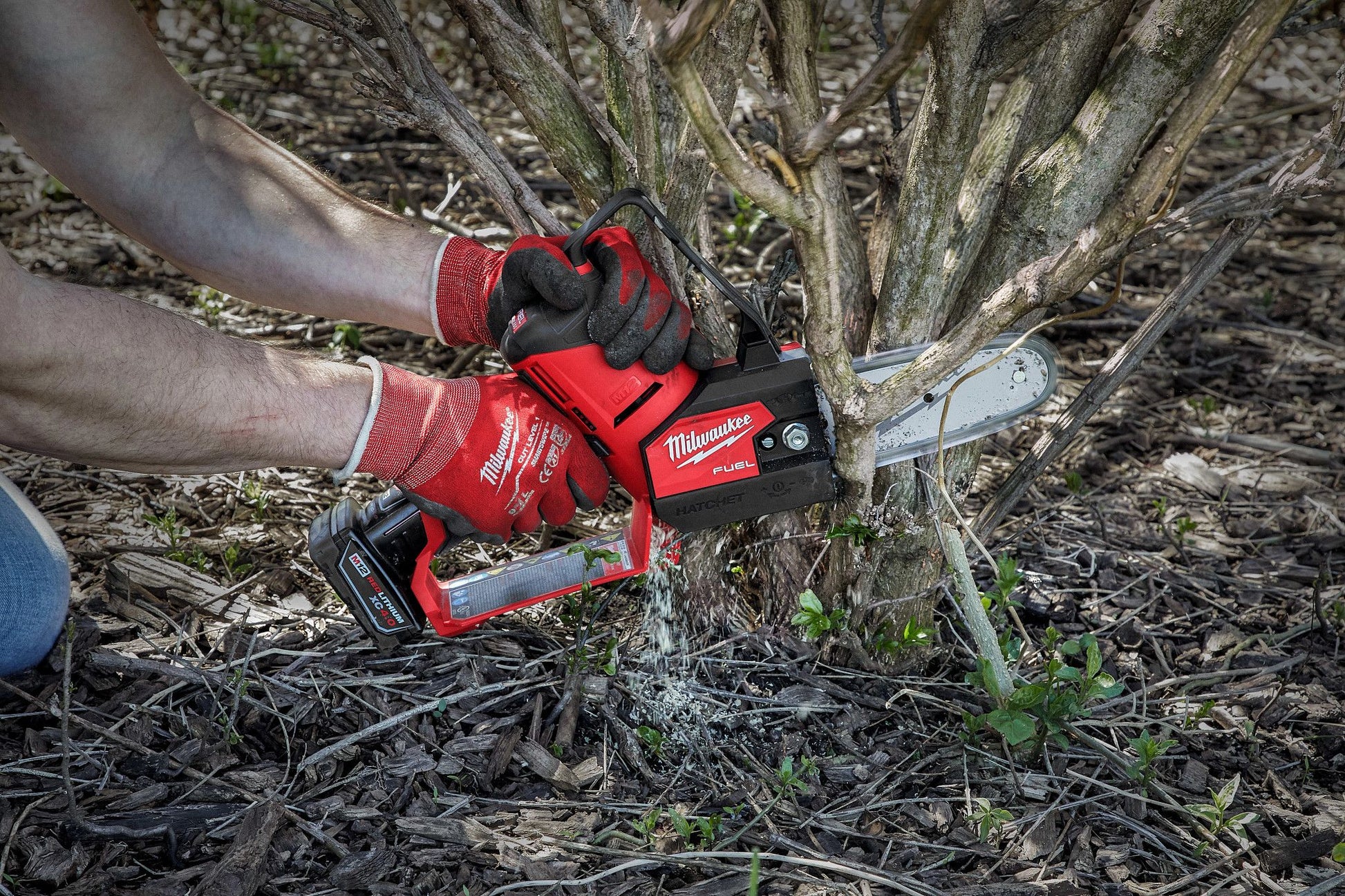 Milwaukee 2527-21, M12 Fuel HATCHET Pruning Saw Kit