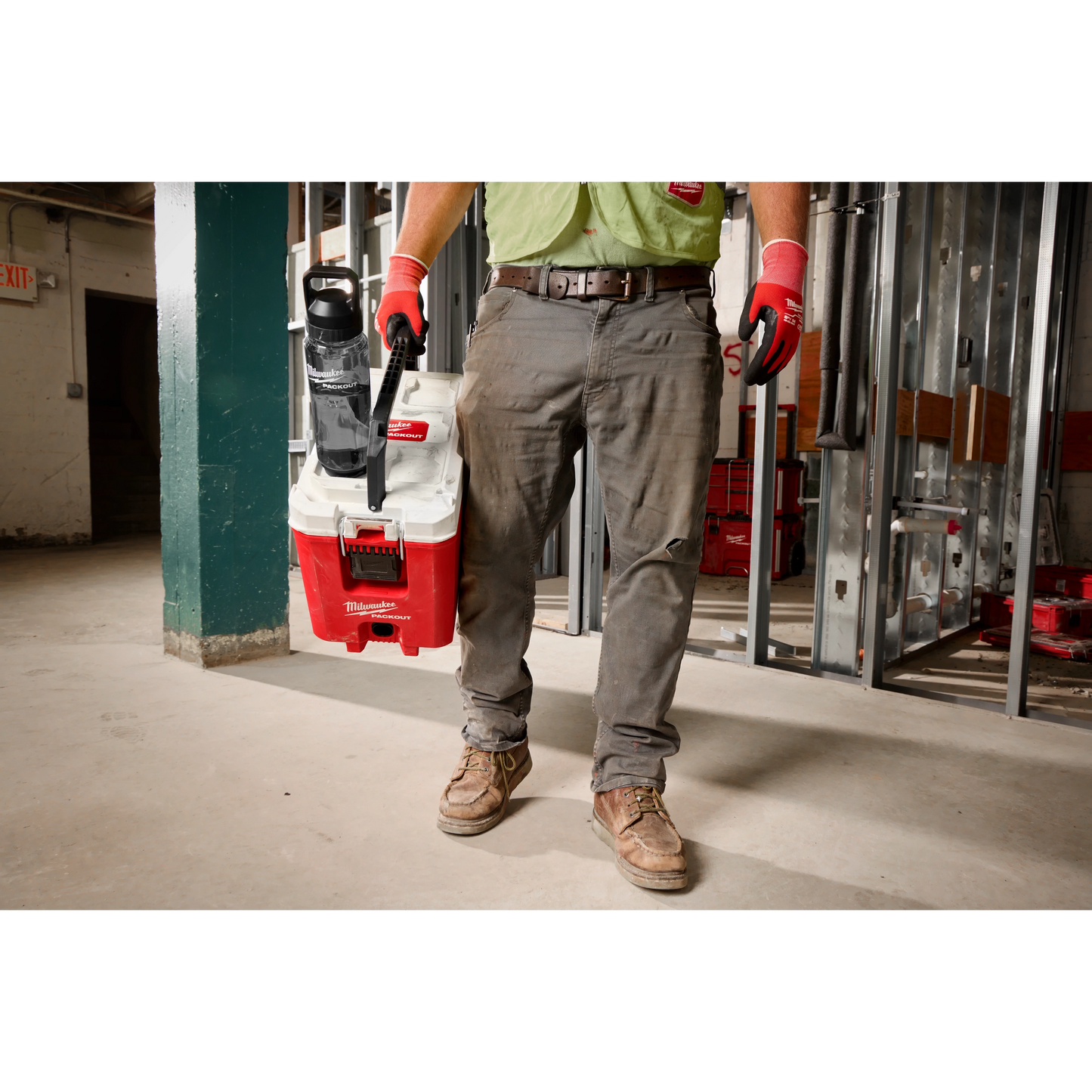 Milwaukee 48-22-8372B, PACKOUT™ 34oz Bottle with Chug Lid (Black)