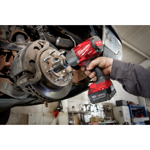 Milwaukee 2767-22GR, M18 FUEL High Torque 1/2" Impact Wrench with Friction Ring and Grease Gun Kit