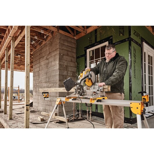DEWALT DWS715, 12'' Electric Single-Bevel Compound Miter Saw (15 amp)