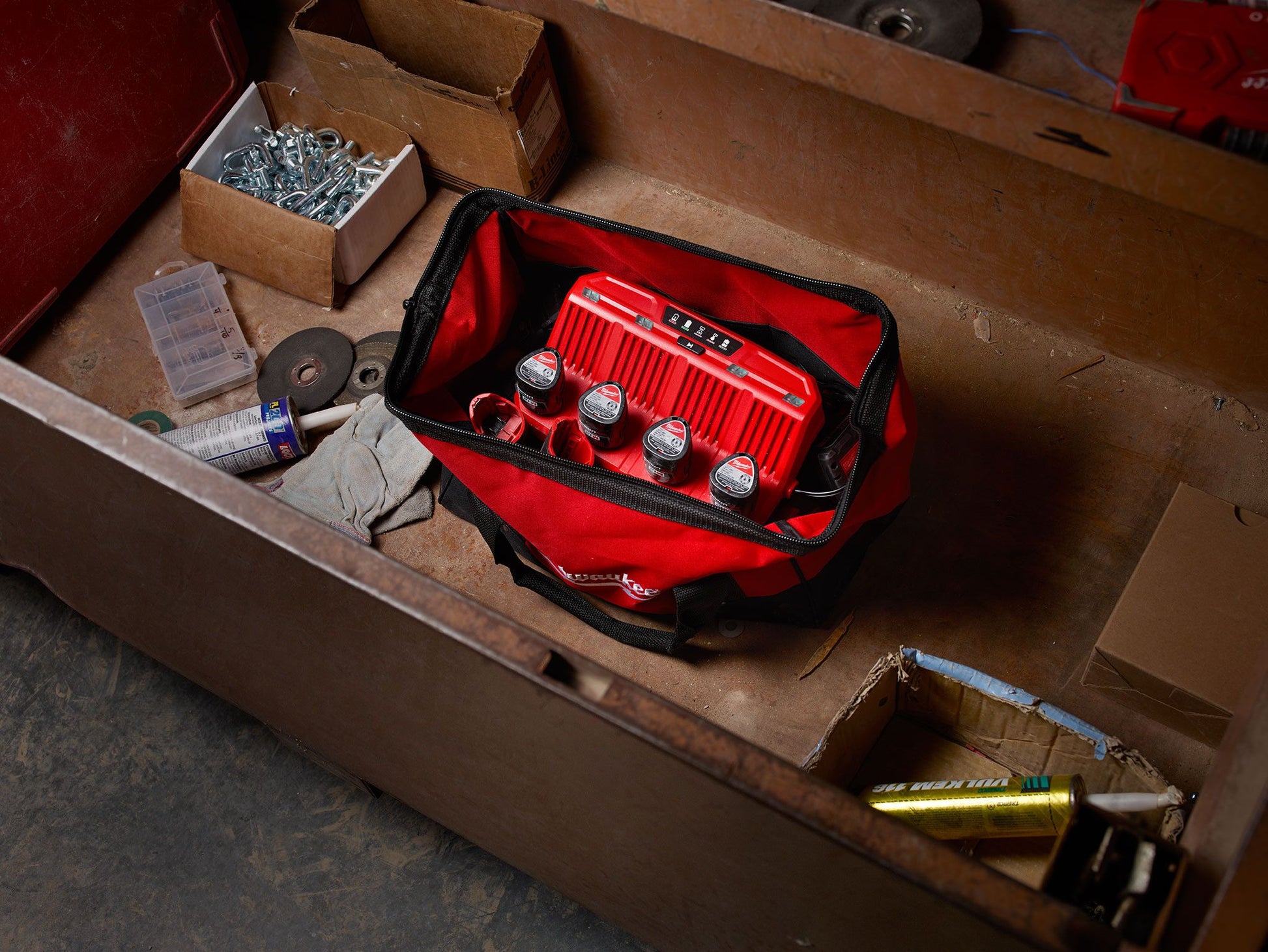 Milwaukee 48-59-1204, M12 4 Bay Charger