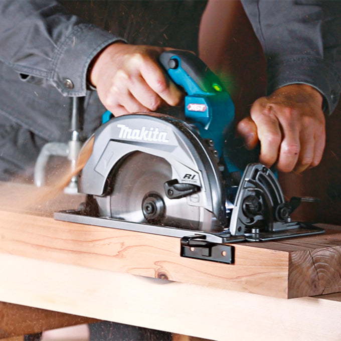 Makita HS003GM103, XGT 40V (4.0 Ah) MAX Li-Ion Brushless AWS 7-1/4” Circular Saw Kit