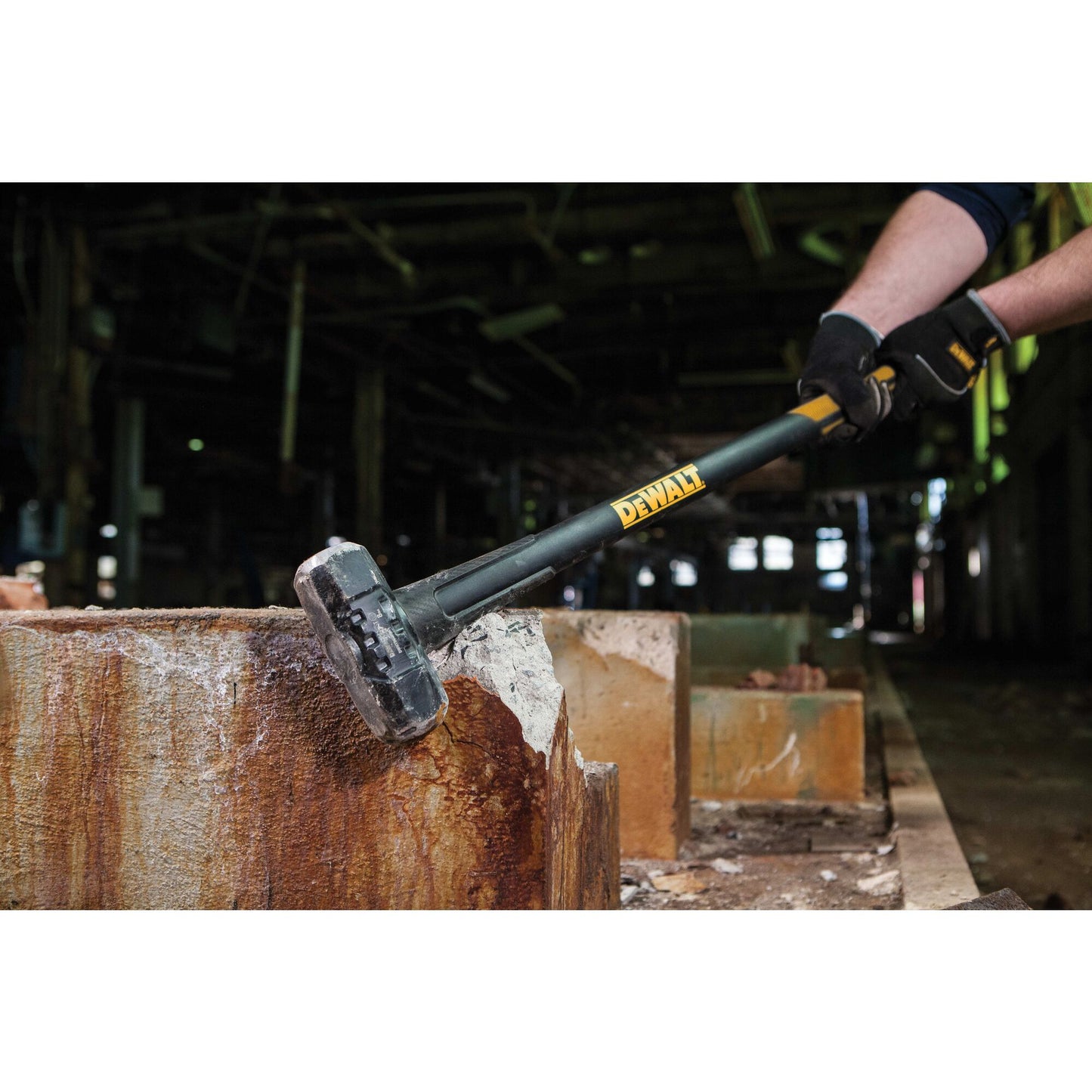 DEWALT DWHT56028, 8 lb EXOCORE Sledge Hammer