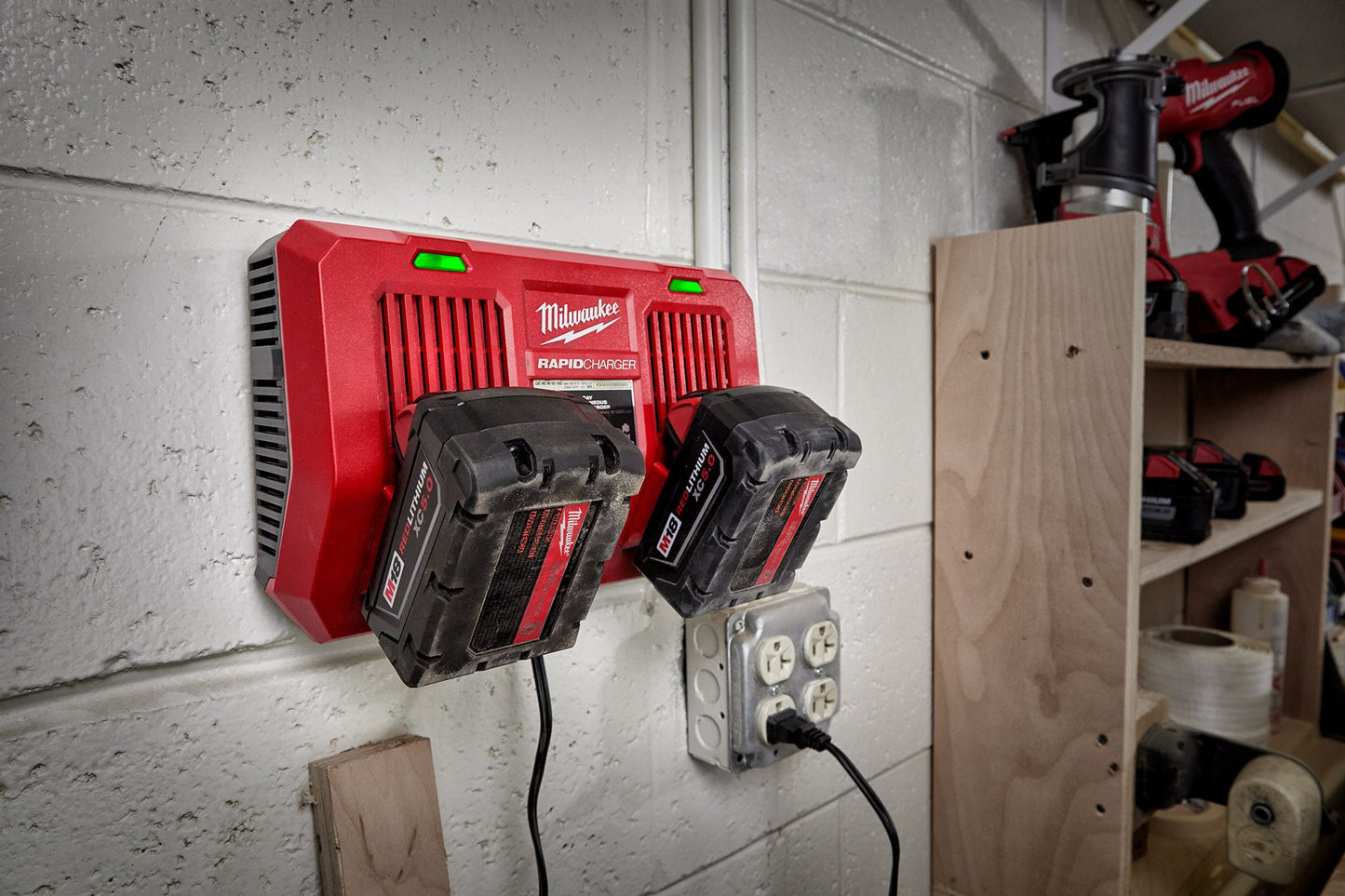 Milwaukee 48-59-1802, M18 Dual Bay Simultaneous Rapid Charger