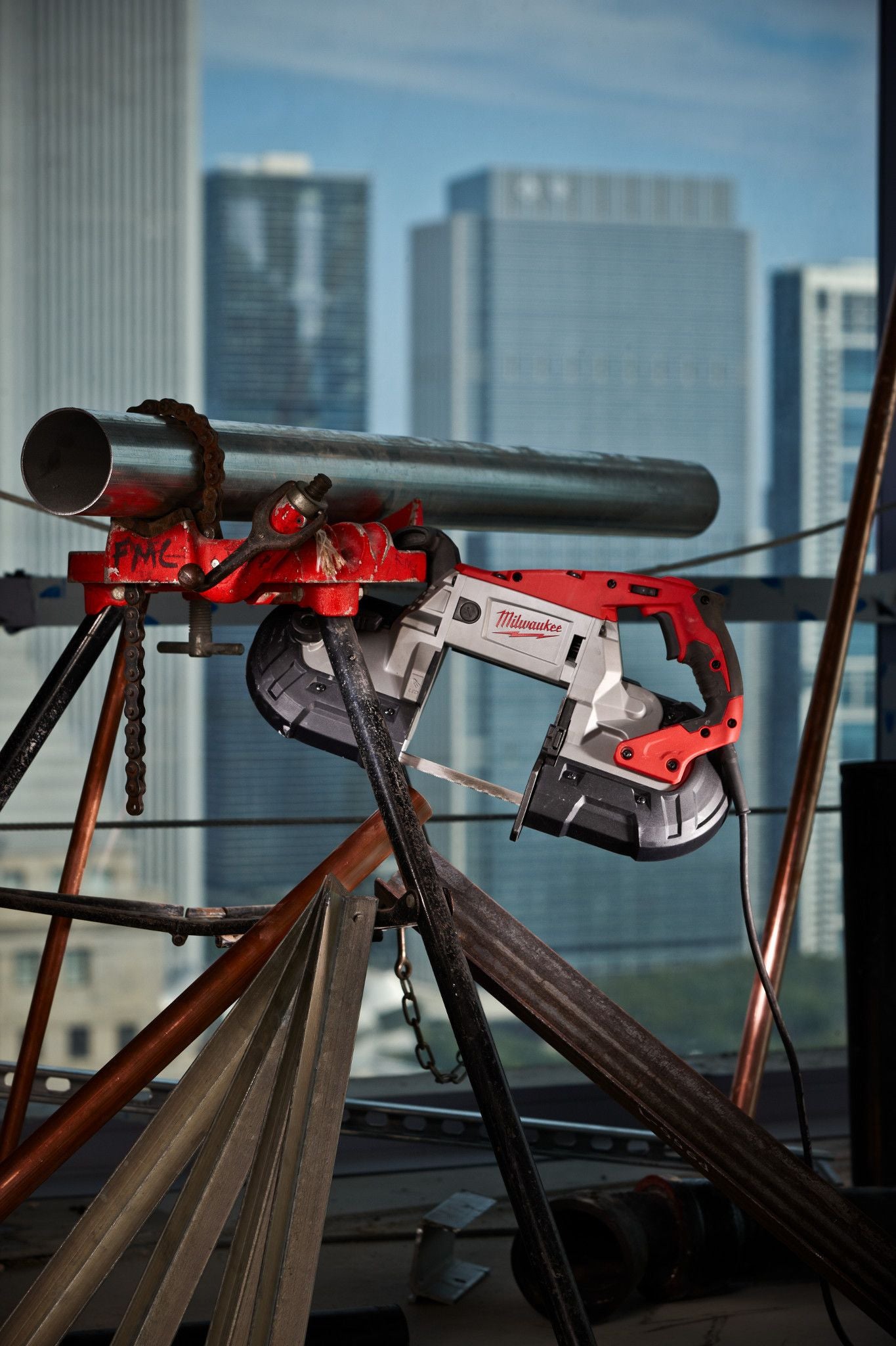 Milwaukee 6232-21, Deep Cut Band Saw W/Case