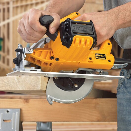 DEWALT DWE575, 7 1/4'' Lightweight Circular saw