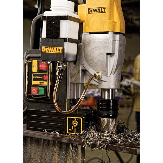 DEWALT DWE1622K, 2'' 2-Speed Magnetic Drill Press