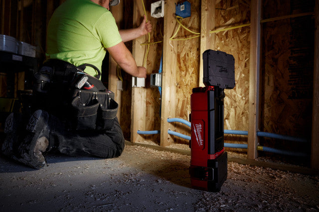 Milwaukee 2356-20, M12™ PACKOUT™ FLOOD LIGHT WITH USB CHARGING