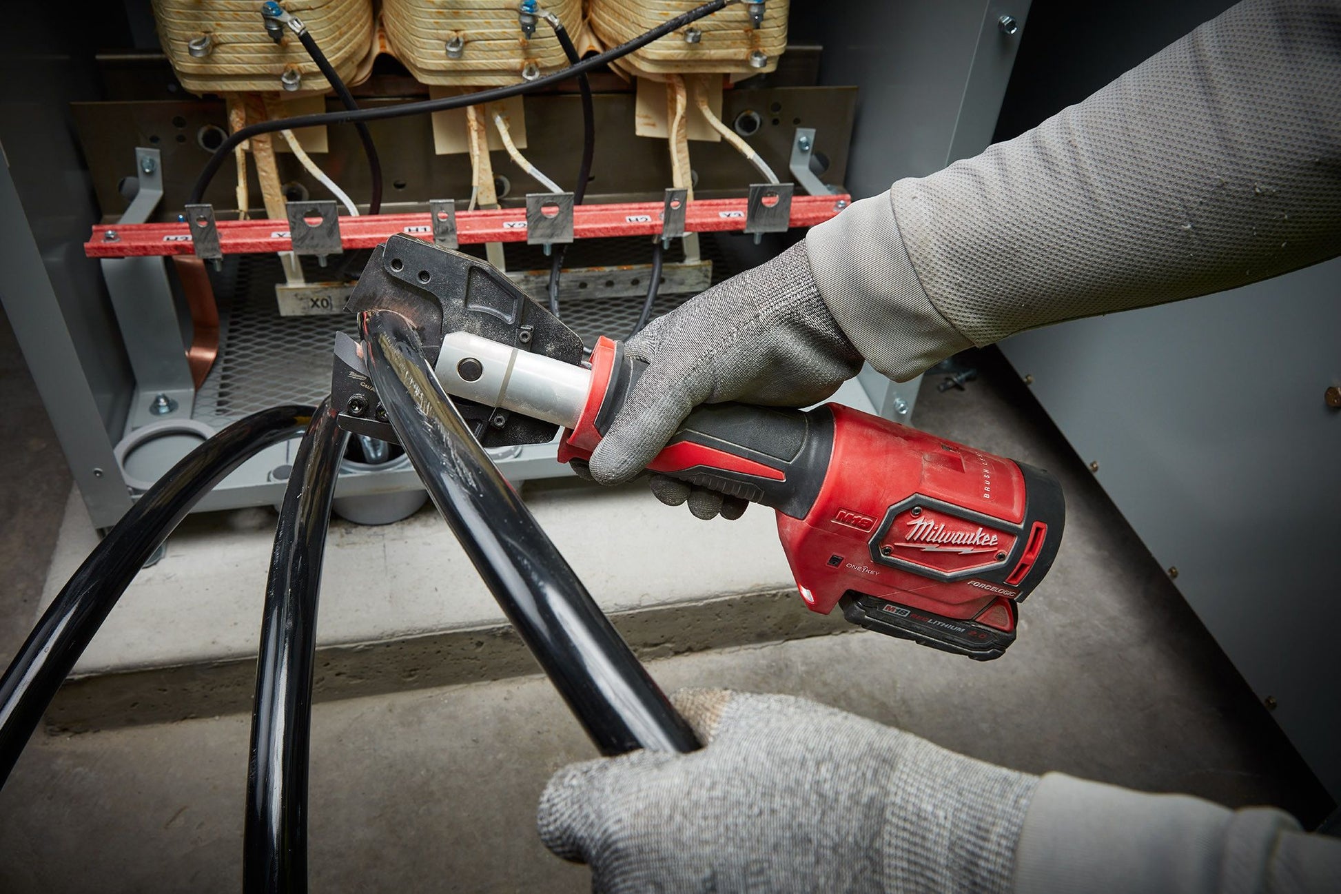 Milwaukee 2672-21, M18™ FORCE LOGIC™ CABLE CUTTER KIT