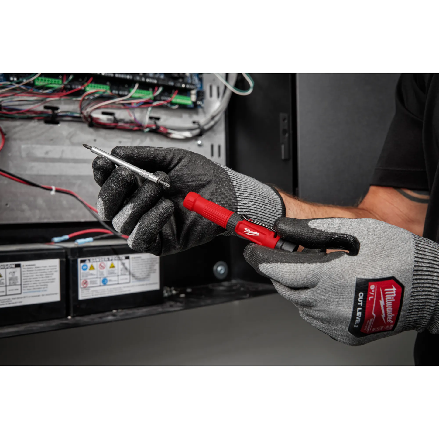 Milwaukee 48-22-2932, 4-in-1 Pocket Precision Multi-Bit Screwdriver