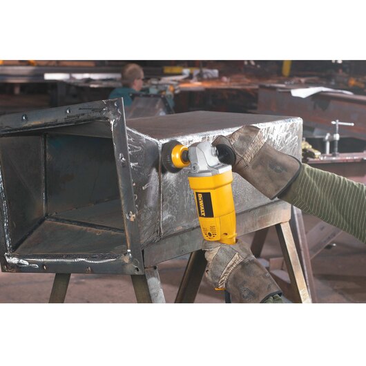 DEWALT DW831, 5'' (125mm) Medium Angle Grinder
