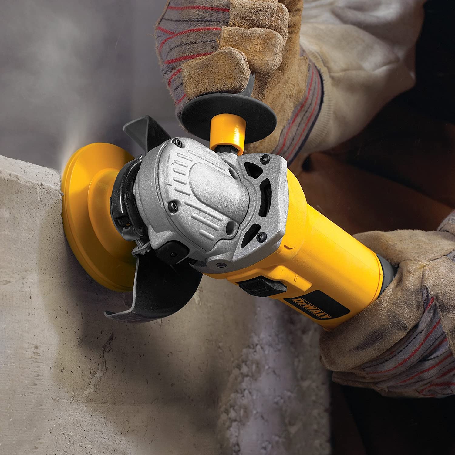 DEWALT D28131, 4-1/2'' (115 mm) / 5'' (125 mm) High Performance Grinder with Slide Switch