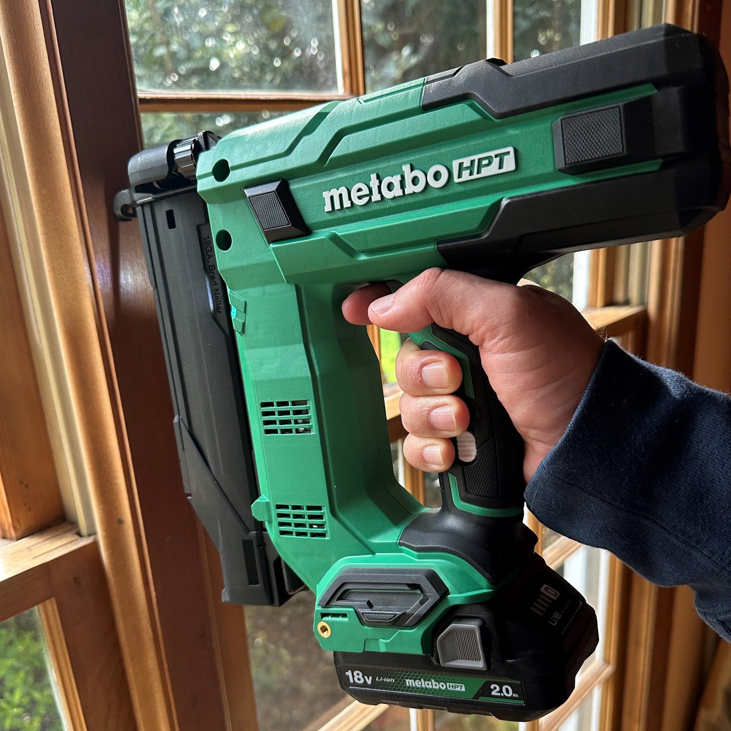 Metabo HPT NT1850DGM, 18V MULTIVOLT™ 18 GAUGE COMPACT BRAD NAILER (1 x 2.0Ah)