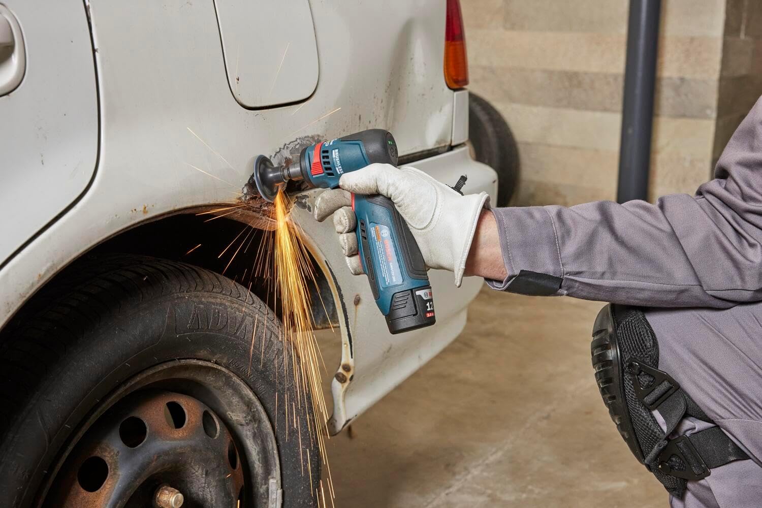 Bosch GWG12V-20SB23, 1/4" Right Angle Die Grinder Kit with 2x 3Ah Batteries