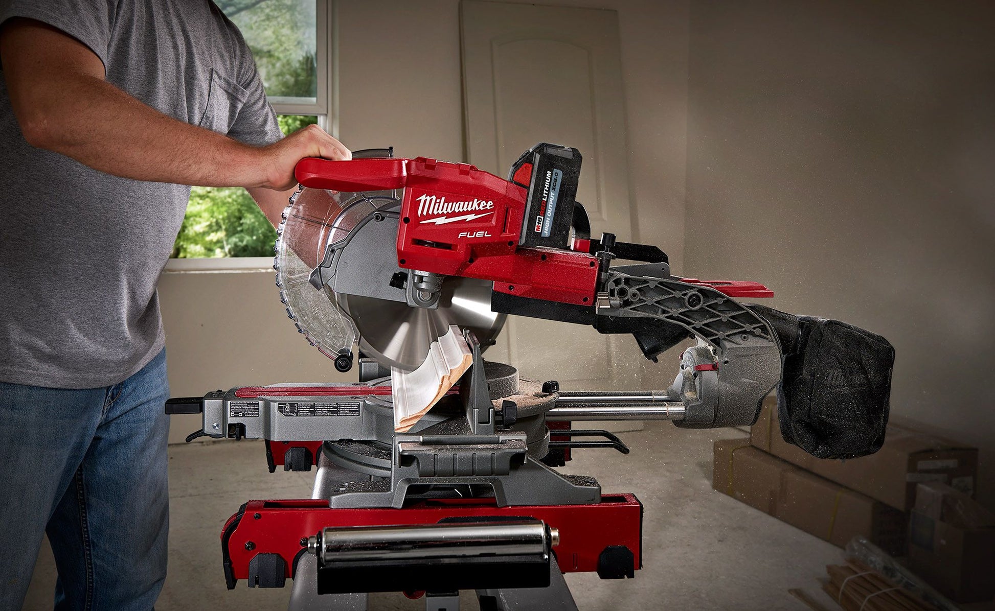 Milwaukee 2734-21, M18 FUEL 10" Dual Bevel Sliding Compound Miter Saw Kit (8.0 Ah)