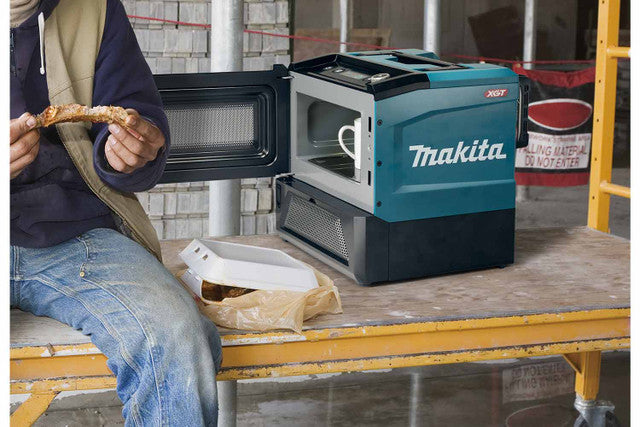 Makita MW001GZ, 40Vmax XGT 8L 500W Microwave (Bare Tool)