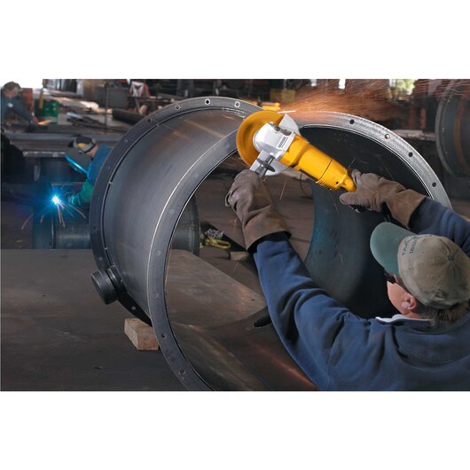 DEWALT DW840, 7'' (180mm) Medium Angle Grinder