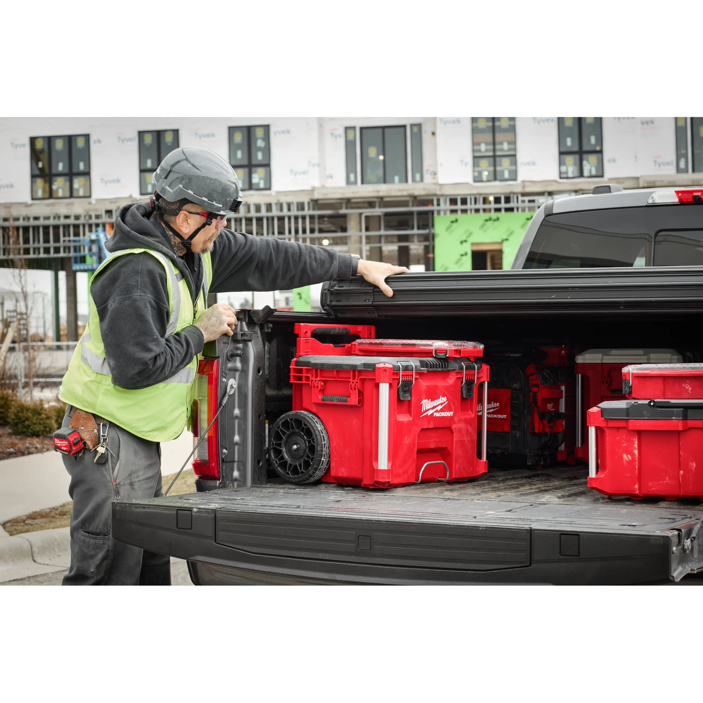 Milwaukee 48-22-8427, PACKOUT™ Rolling Tool Box