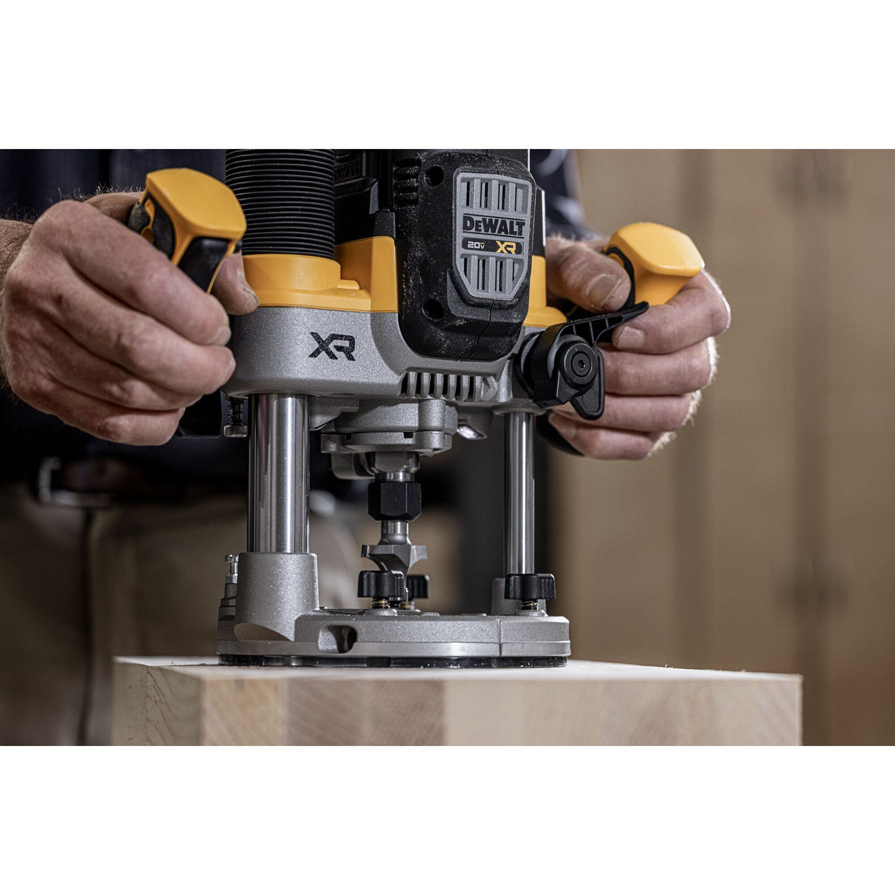 DEWALT DCW620B, 20V MAX XR 2-1/4in Peak HP Plunge Router (Bare Tool)