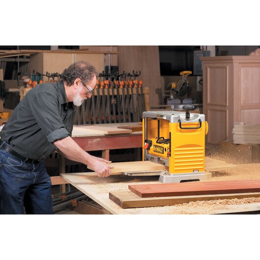 DEWALT DW734, 12-1/2'' Thickness Planer with Three Knife Cutter-Head