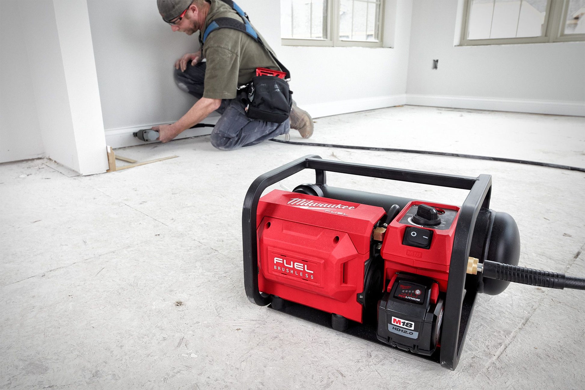 Milwaukee 2840-20, M18 FUEL 2 Gallon Compact Quiet Cordless Compressor