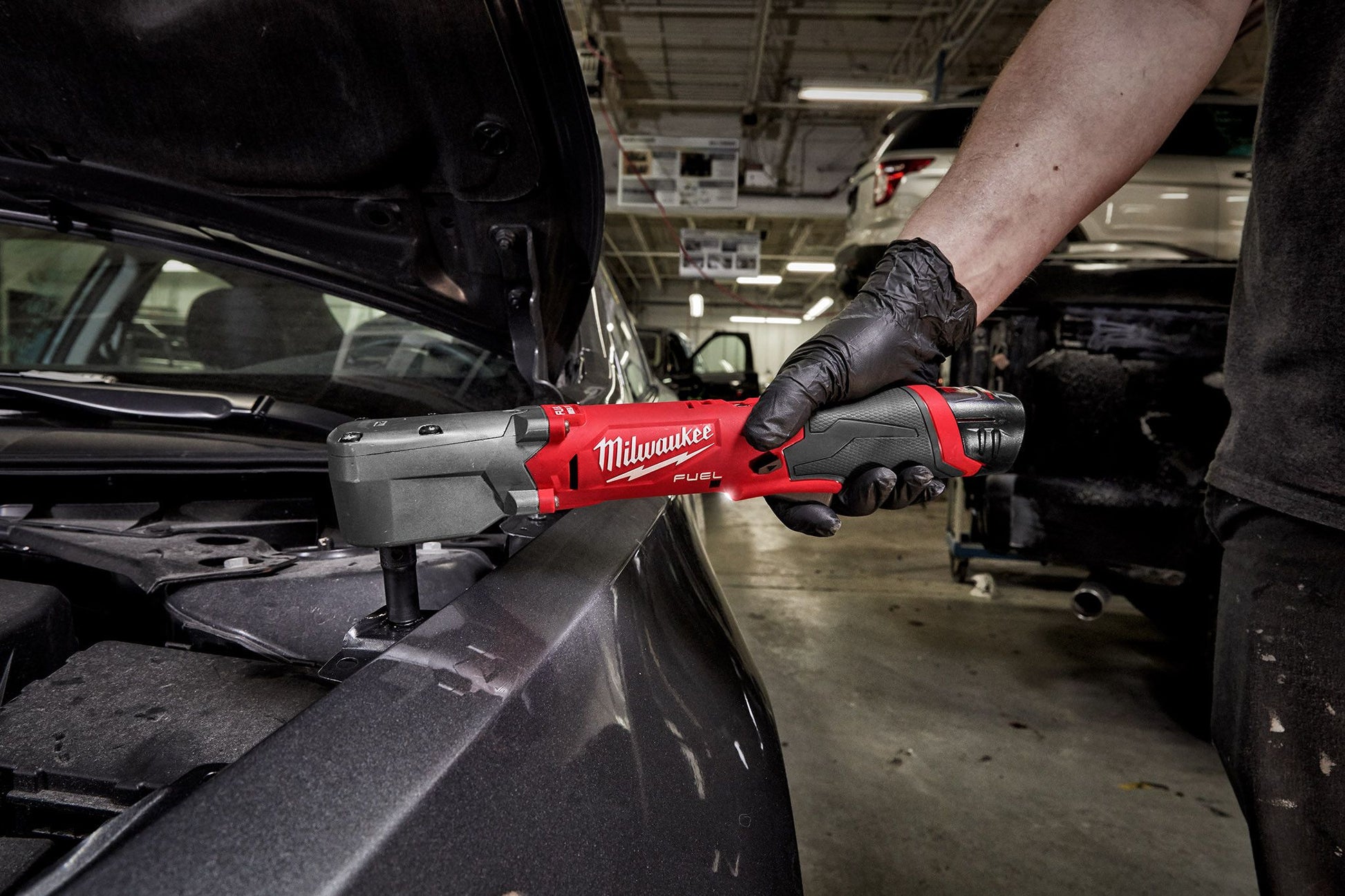 Milwaukee 2564-22, M12 FUEL 3/8" Right Angle Impact Wrench Kit