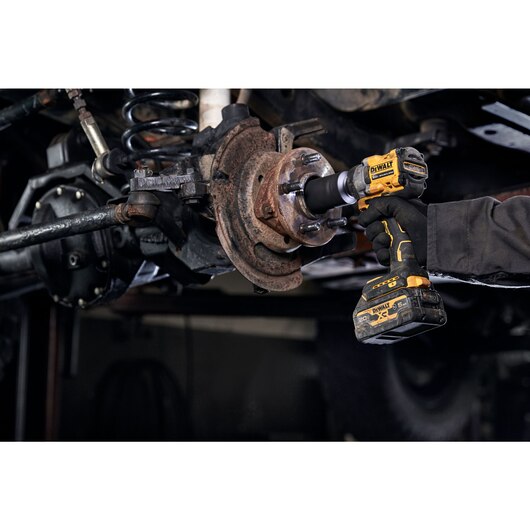DEWALT DCF923B, 20V Max* 3/8” Hog Ring Atomic Compact Impact Wrench