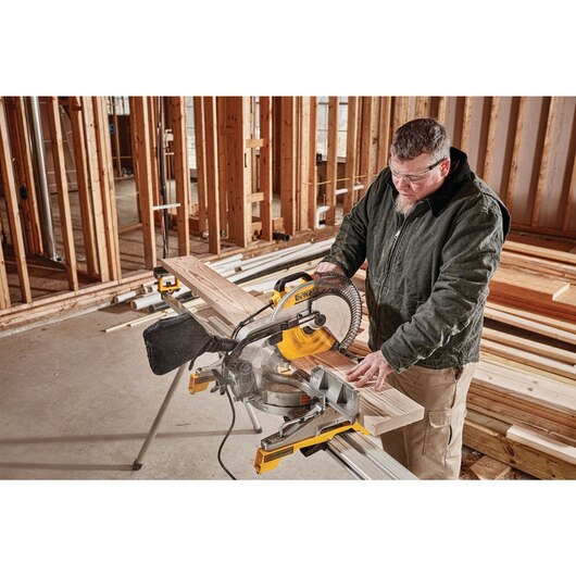 DEWALT DWS715, 12'' Electric Single-Bevel Compound Miter Saw (15 amp)