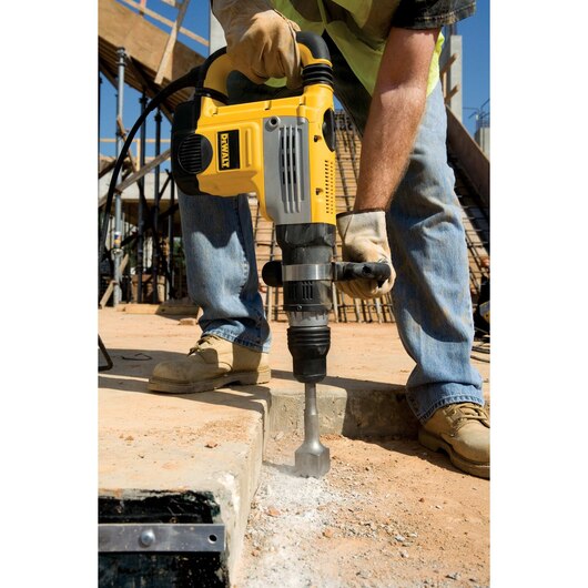 DEWALT D25891K, 19 lb. SDS MAX L-Shape Demolition Hammer