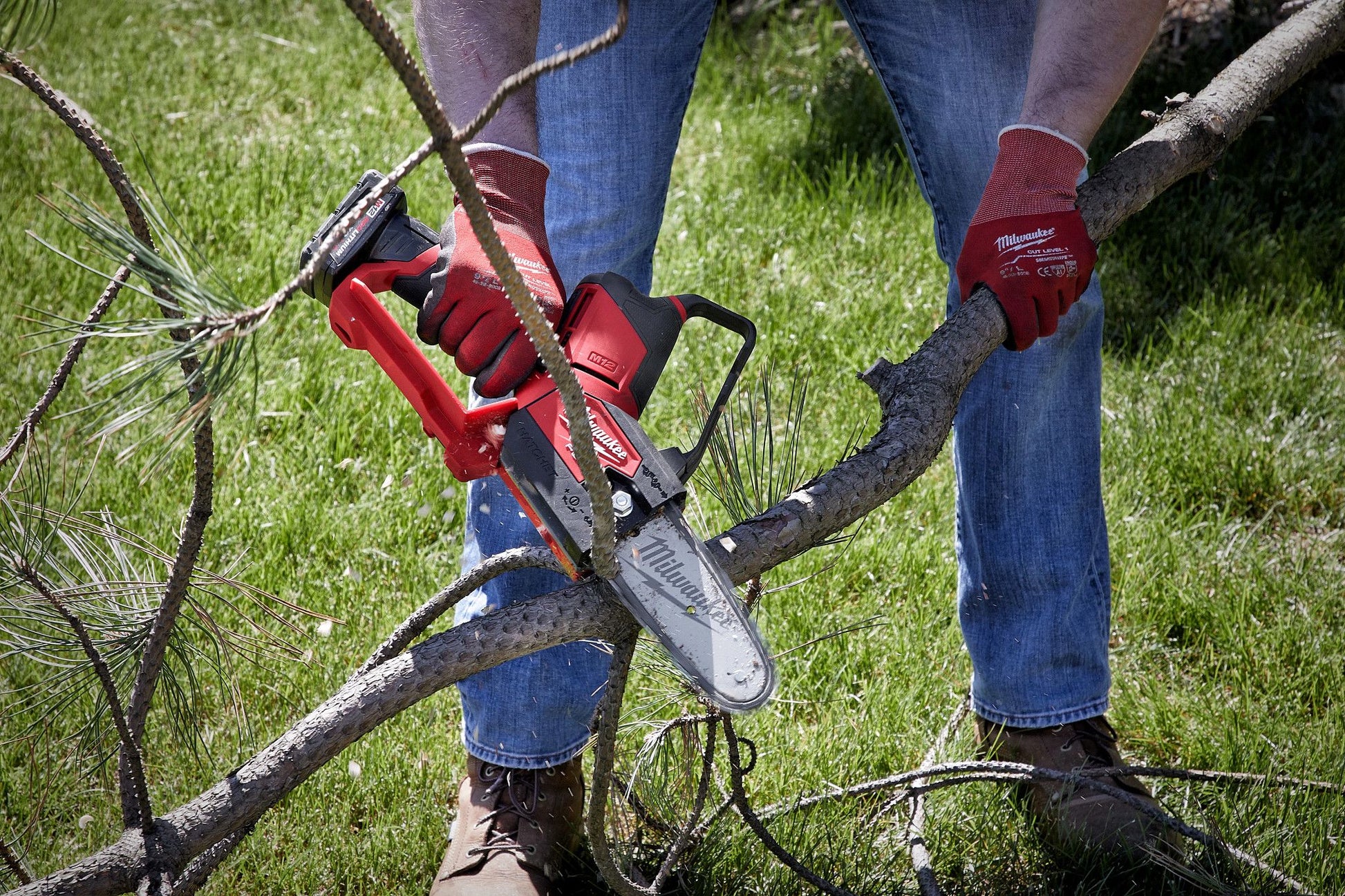 Milwaukee 2527-21, M12 Fuel HATCHET Pruning Saw Kit