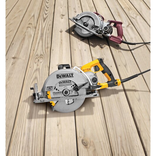 DEWALT DWS535B, 7-1/4'' (184mm) Worm Drive Circular saw w/Electric Brake