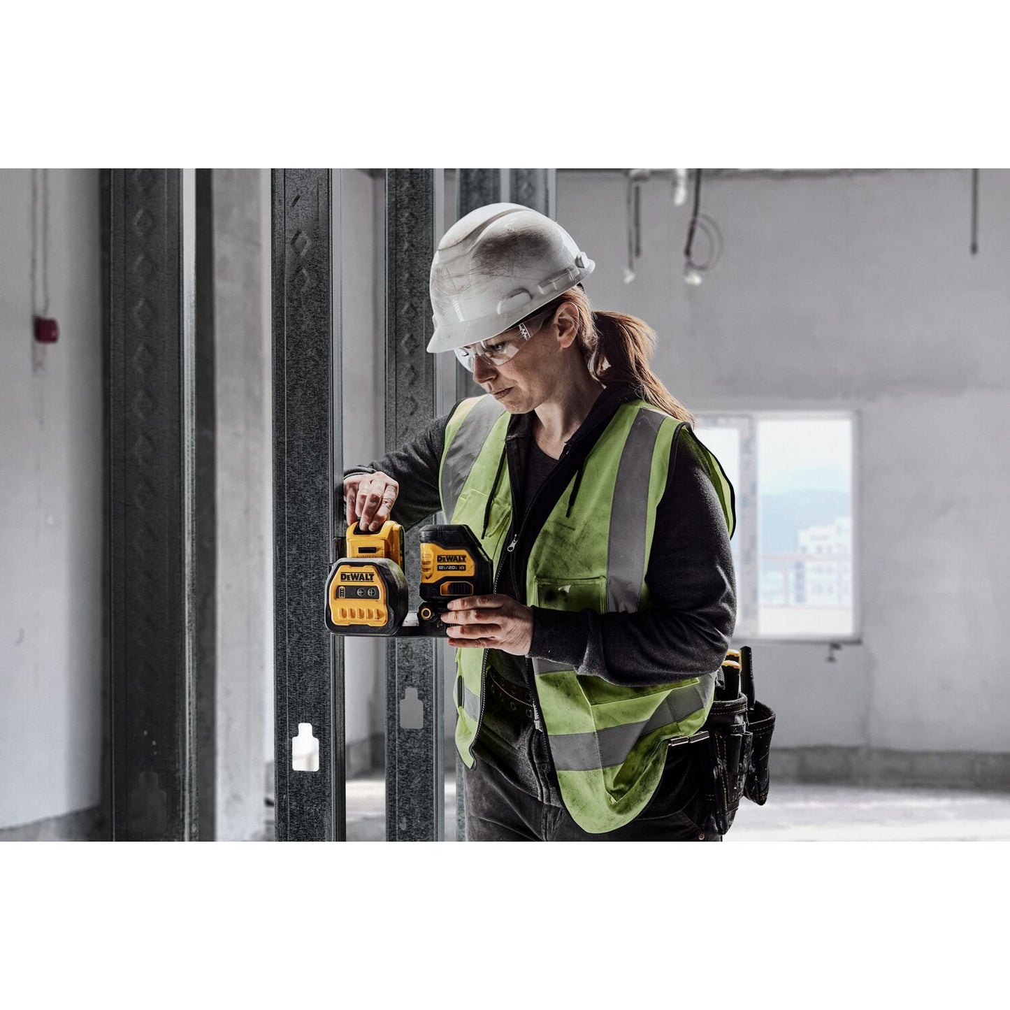 DEWALT DCLE34020GB, 20V MAX Cross Line Green Laser (Tool Only)