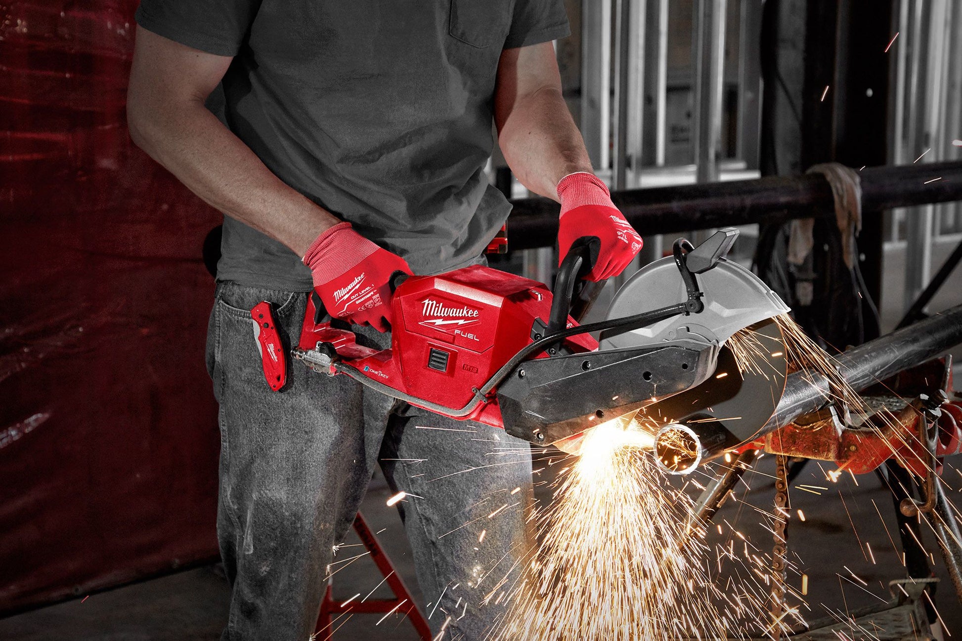 Milwaukee 2786-22HD, M18 FUEL 9" Cut-Off Saw Kit (12.0 Ah x 2)