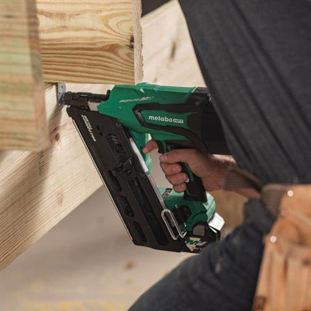 Metabo HPT NR3665DAM, 36V Multi-Volt Cordless Positive Placement Nailer Kit (2.5 Ah)