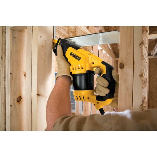 DEWALT DWE357, 12.0 Amp Compact Reciprocating Saw